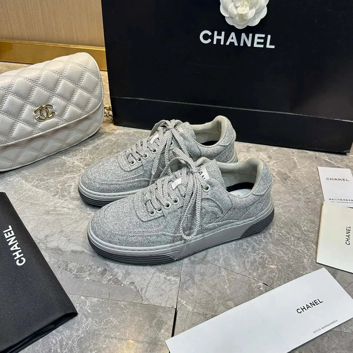 Designer Sneakers *NEW* #E1161