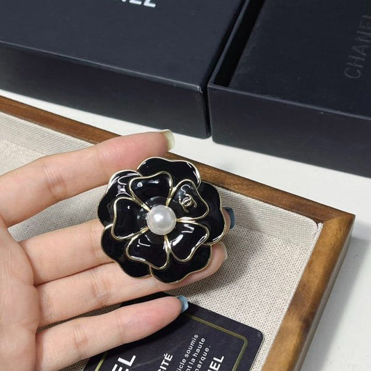 D190   Heart brooch jewelry
