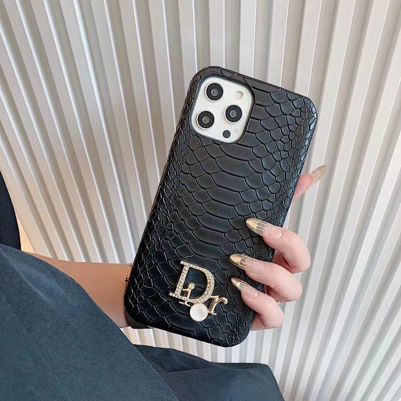 Stylish Snake Pattern Phone Case for iPhone 12-18 Pro & Pro Max