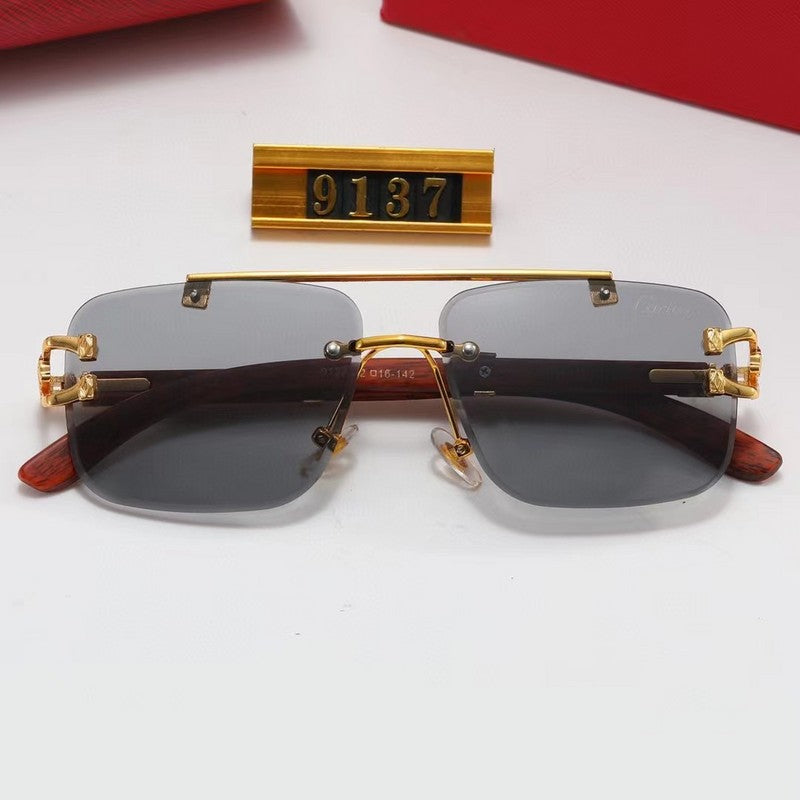 9137  Sunglasses with box